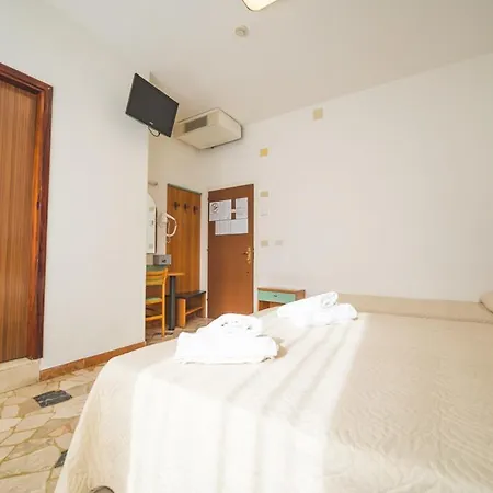 Отель Grand Prix Соттомарина