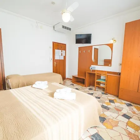 Отель Grand Prix 3*