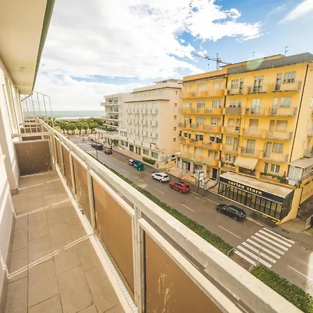 Grand Prix Hotel 3*